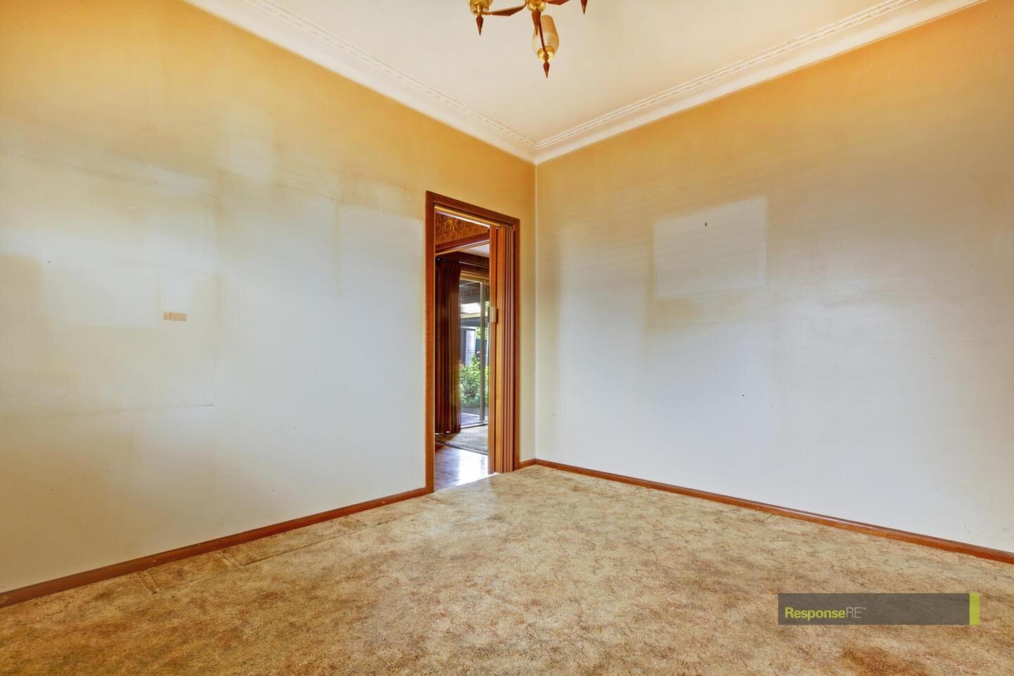 6 Jannarn Grove, Seven Hills Sold by ResponseRE Walsh Sullivan Baulkham Hills - image 1