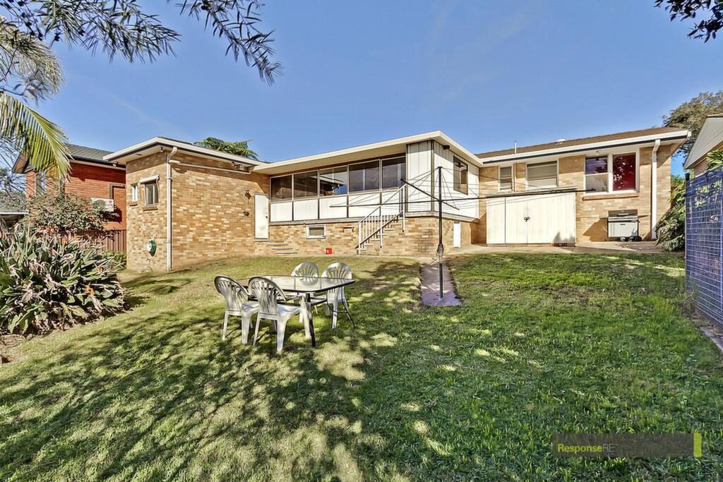 25 Holburn Crescent, Kings Langley Sold by ResponseRE Walsh Sullivan Northmead - image 1
