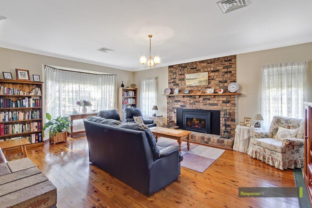 8 Amphitheatre Circuit, Baulkham Hills Sold by ResponseRE Walsh Sullivan Baulkham Hills - image 1