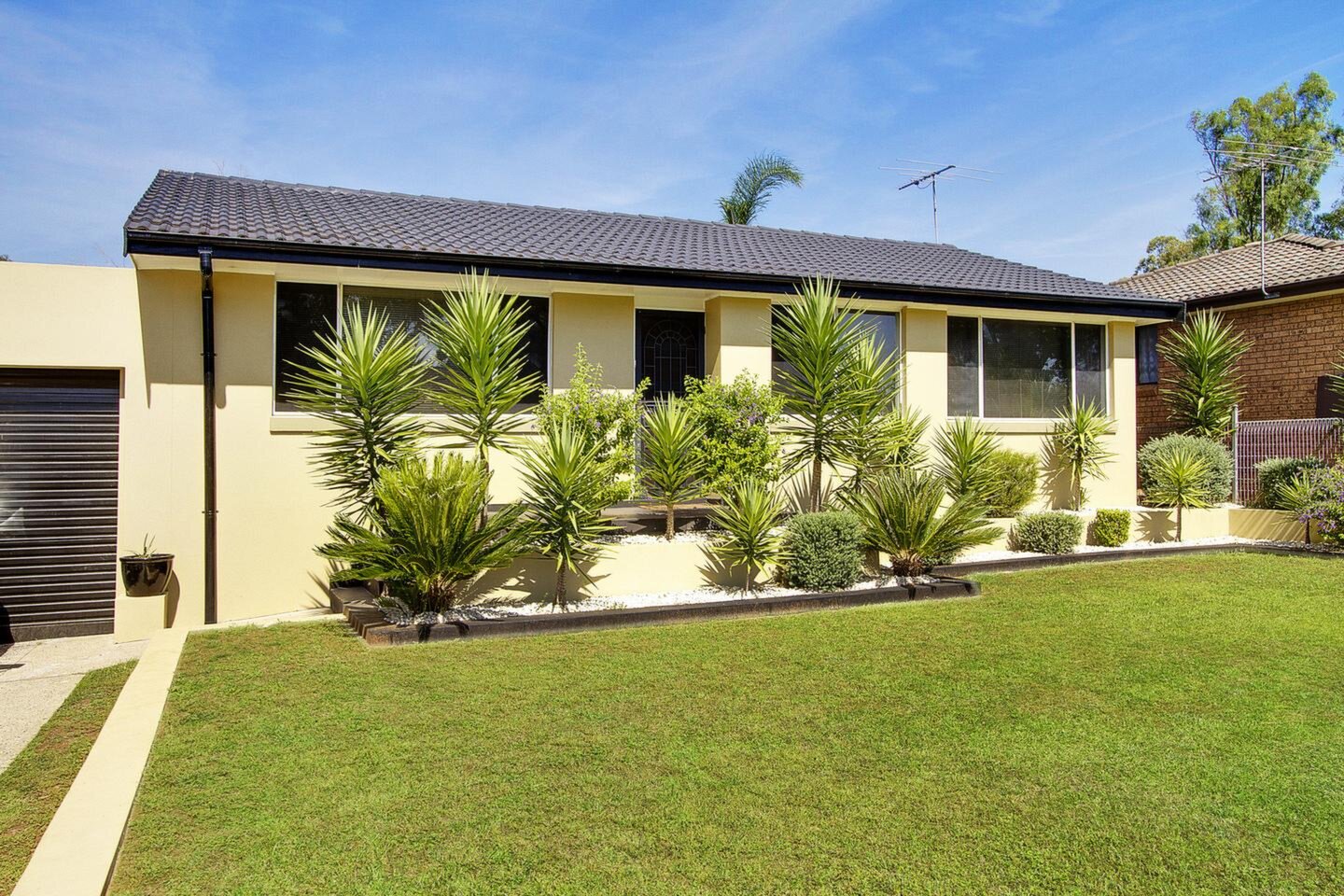 5 Books Place, Dean Park Sold by ResponseRE Norwest - image 1