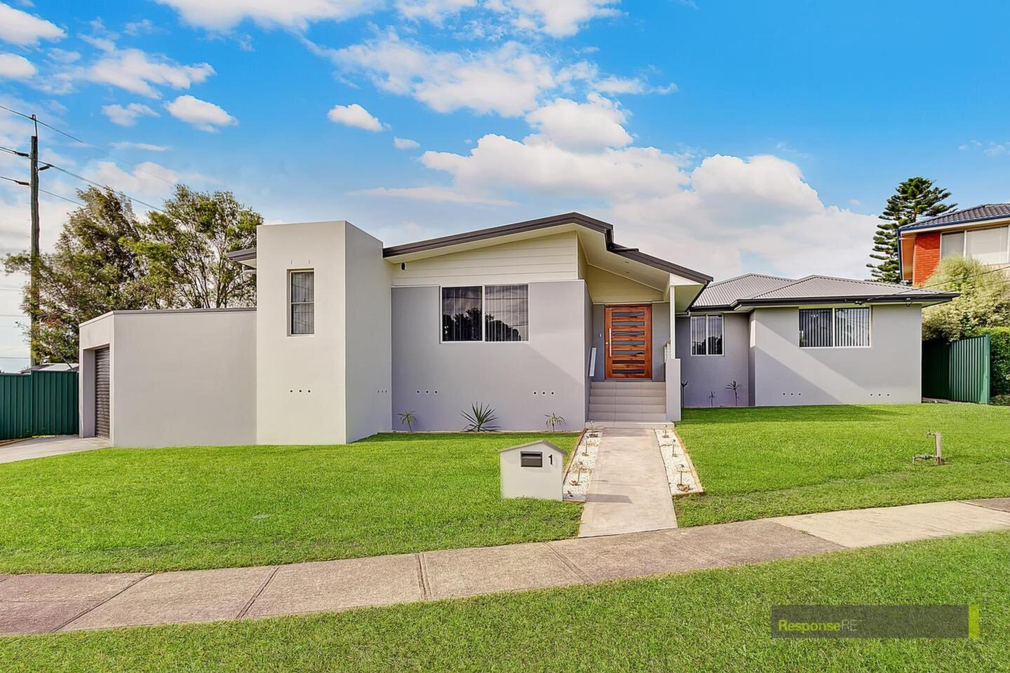 1 Una Place, Toongabbie Sold by ResponseRE Walsh Sullivan Northmead - image 1