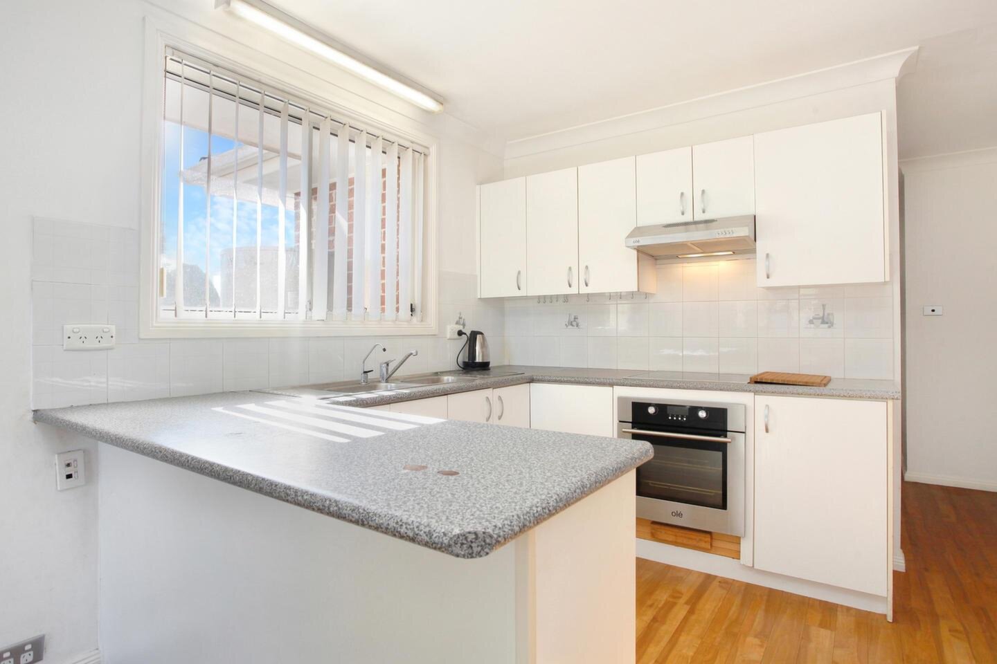 2/17 Pembroke Street, Cambridge Park Sold by ResponseRE - image 1