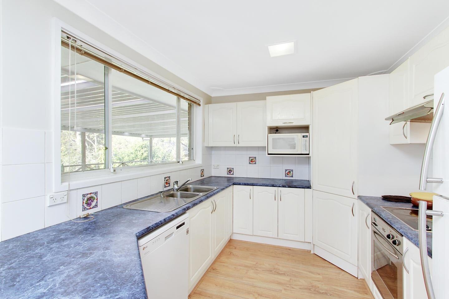 9 Hammond Court, Baulkham Hills Sold by ResponseRE Walsh Sullivan Northmead - image 1