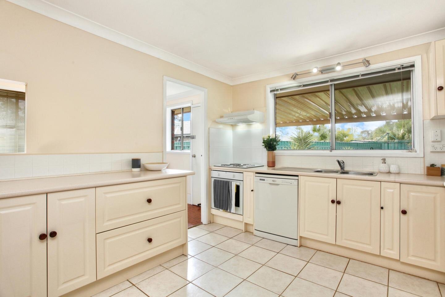 21 Gadara Drive, South Penrith Sold by Response Real Estate Penrith - image 1