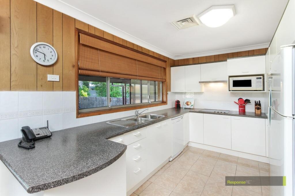 21 Lloyd George Avenue, Winston Hills Sold by ResponseRE Walsh Sullivan Northmead - image 1