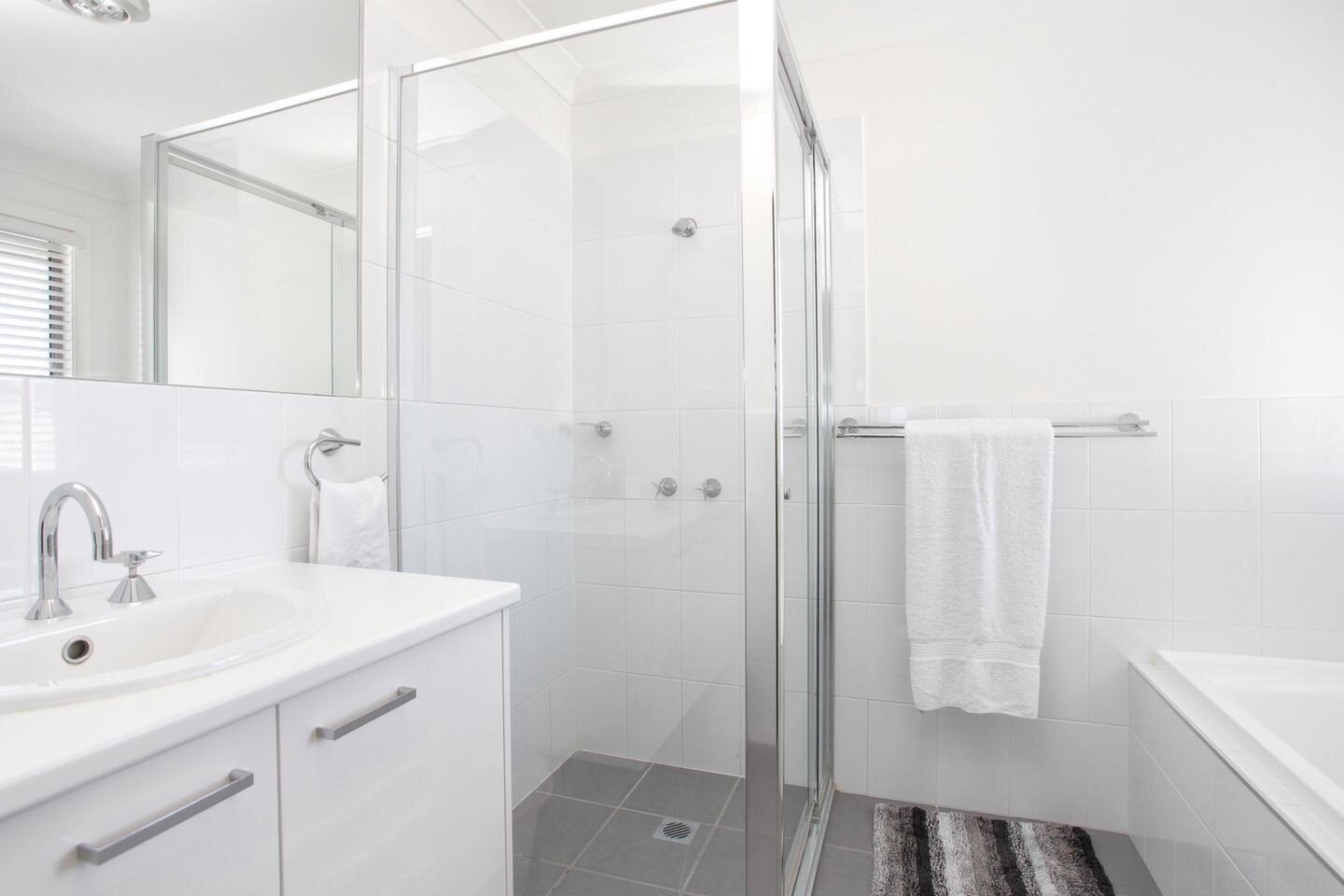 9 Landsborough Street, Jordan Springs Sold by ResponseRE - image 1