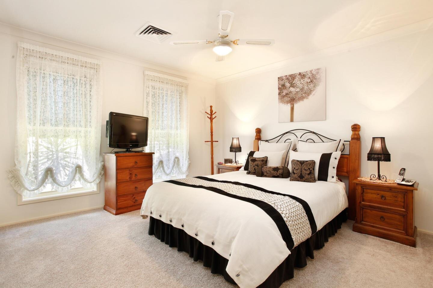 16 Barron Field Drive, Glenmore Park Sold by Response Real Estate Penrith - image 1