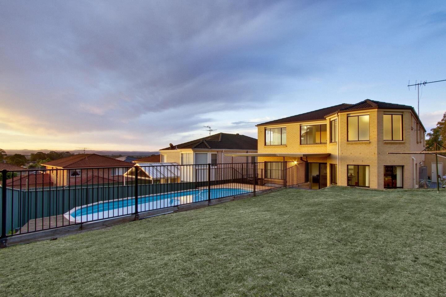 6 Parkview Way, Acacia Gardens Sold by ResponseRE - image 1