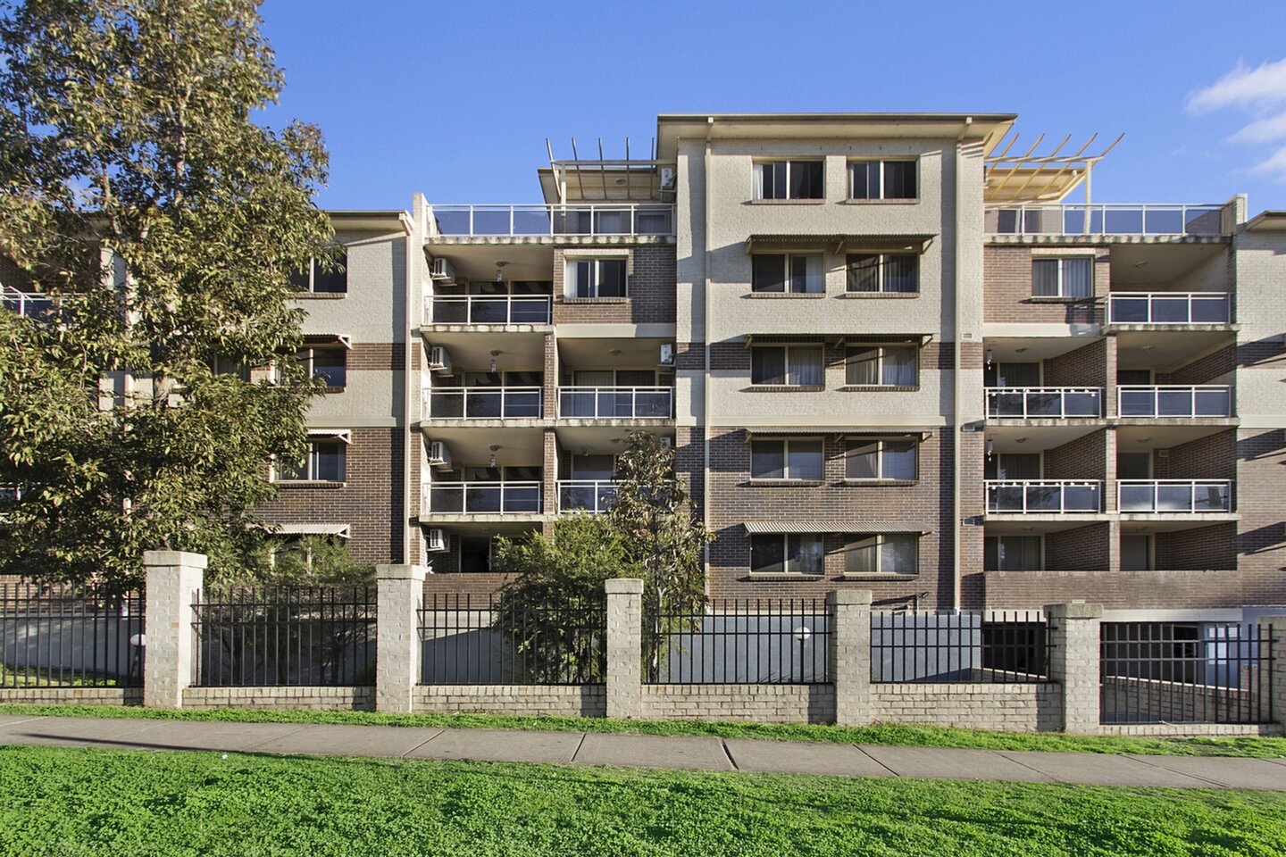 14/14 - 18 Fourth Avenue, Blacktown Sold by ResponseRE - image 1