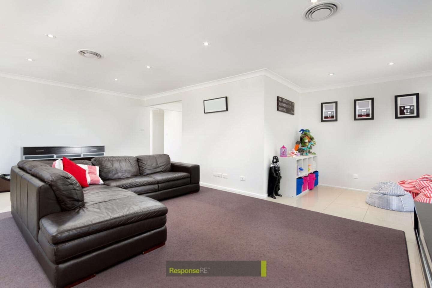 71 Marton Crescent, Kings Langley Sold by ResponseRE Walsh Sullivan Baulkham Hills - image 1