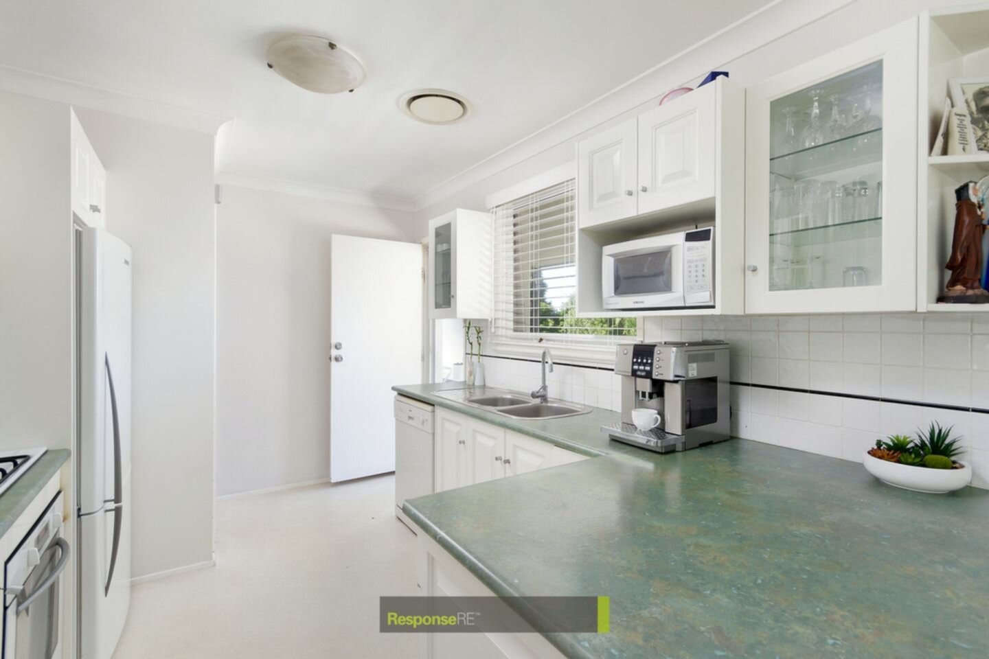 11 Manning Place, Seven Hills Sold by ResponseRE Walsh Sullivan Northmead - image 1