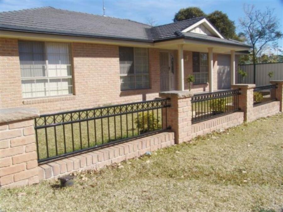 42 Plunkett Crescent, Kingswood Sold by Response Real Estate Penrith - image 1