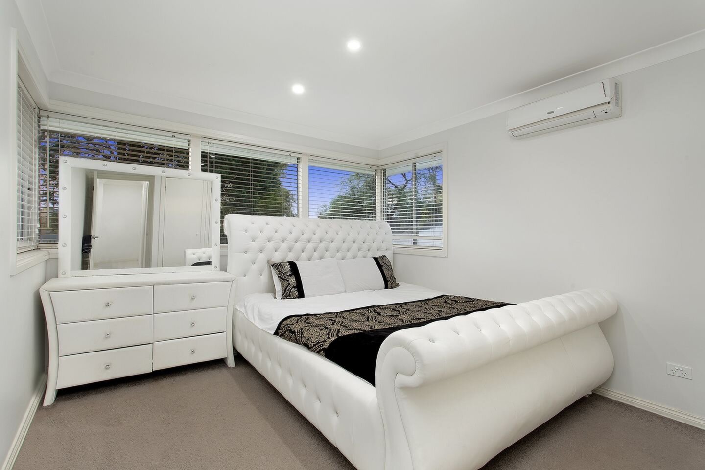 21 Chalet Road, Kellyville Sold by ResponseRE - image 1