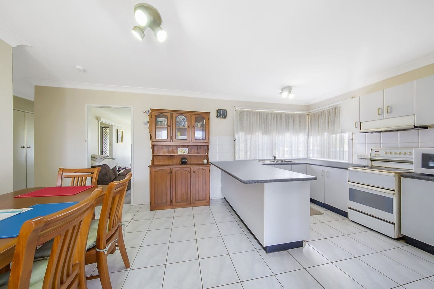 10 Loxwood Avenue, Cambridge Park Sold by ResponseRE - image 1
