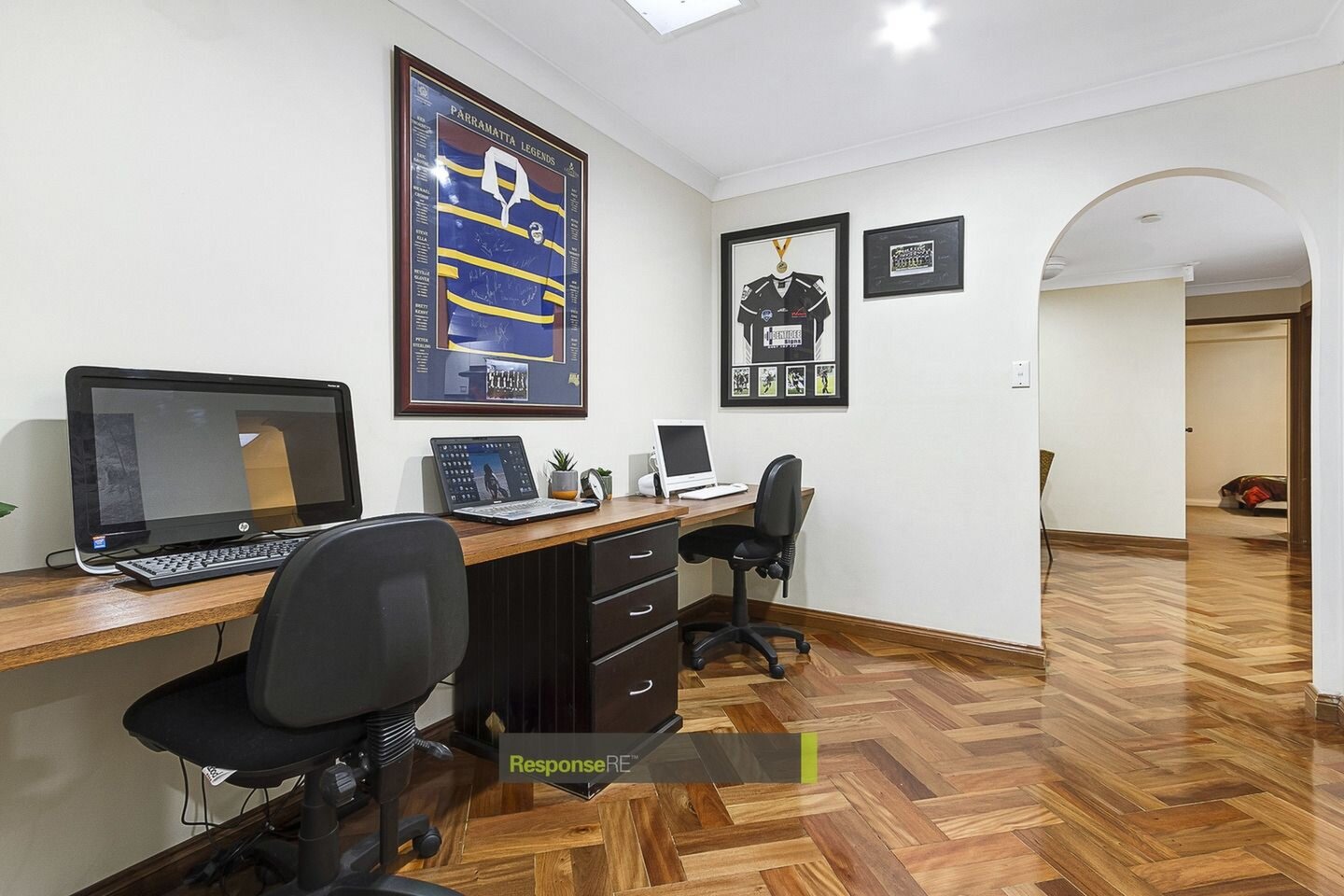 11 Batten Place, Doonside Sold by ResponseRE Walsh Sullivan Baulkham Hills - image 1