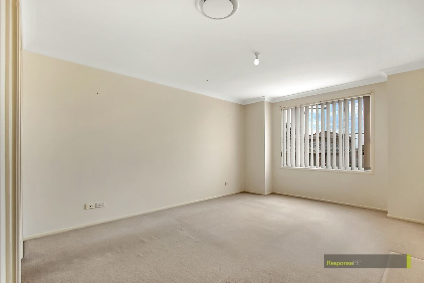 8  Forcett Close, West Hoxton Sold by ResponseRE - image 1
