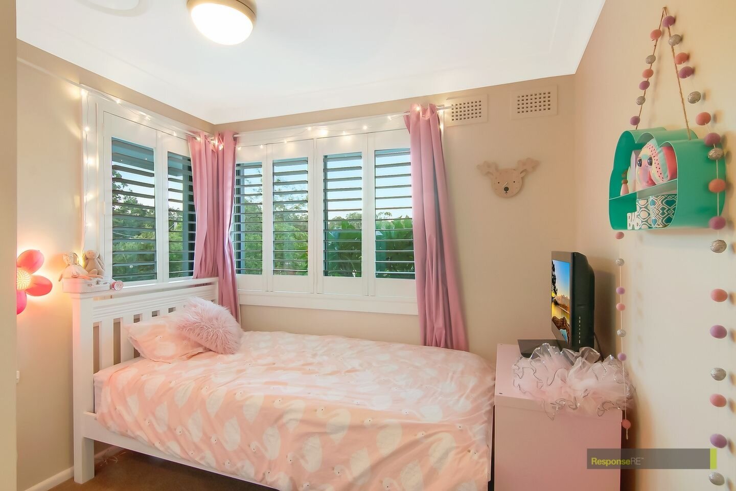 6 Elfrieda Street, Old Toongabbie Sold by ResponseRE Walsh Sullivan Northmead - image 1