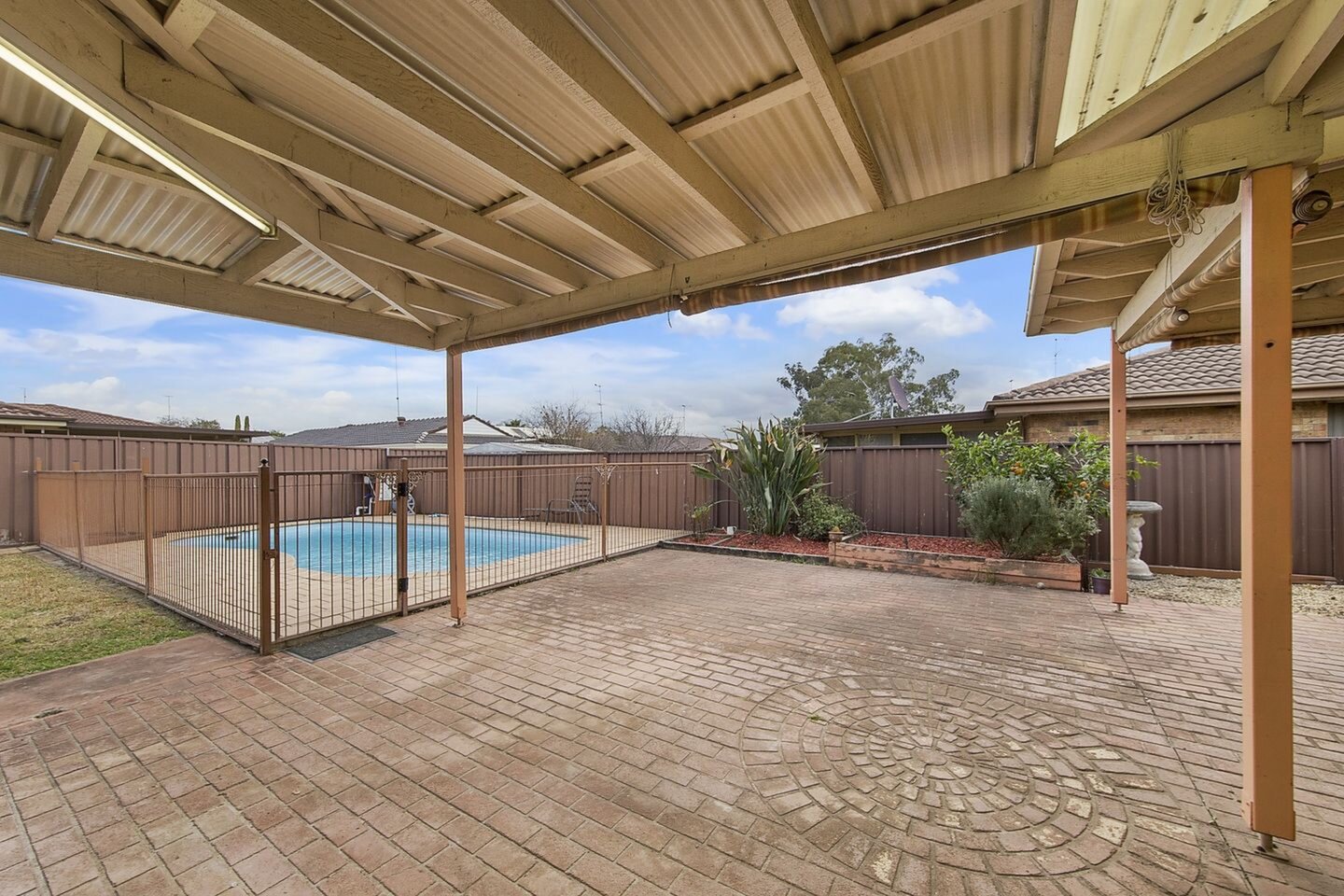 16 Mundowie Place, Claremont Meadows Sold by ResponseRE - image 1