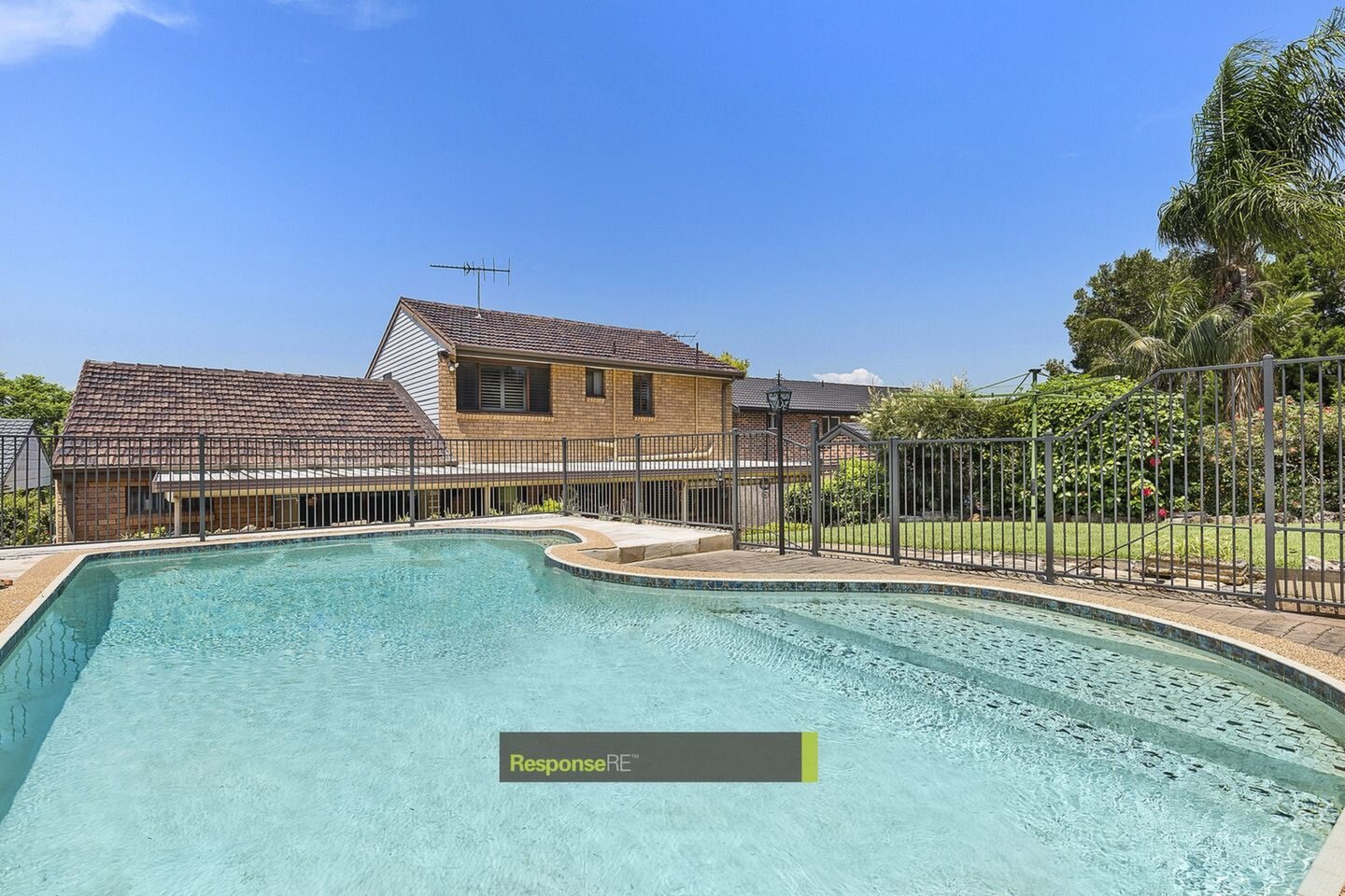 6 Callistemon Close, Baulkham Hills Sold by ResponseRE Walsh Sullivan Northmead - image 1