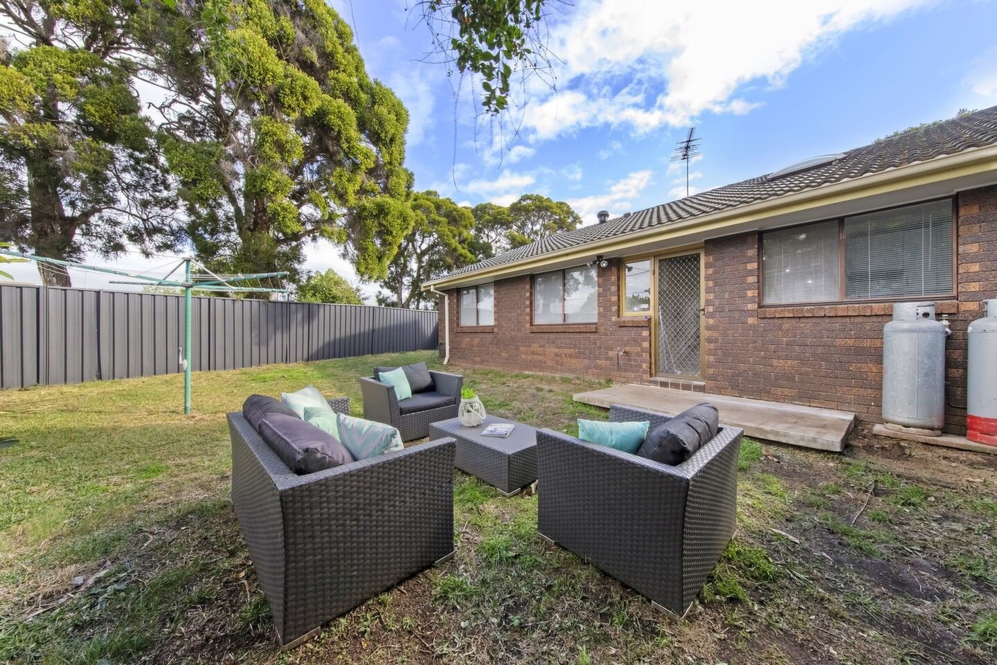 1/1 Noela Place, Oxley Park Sold by ResponseRE - image 1