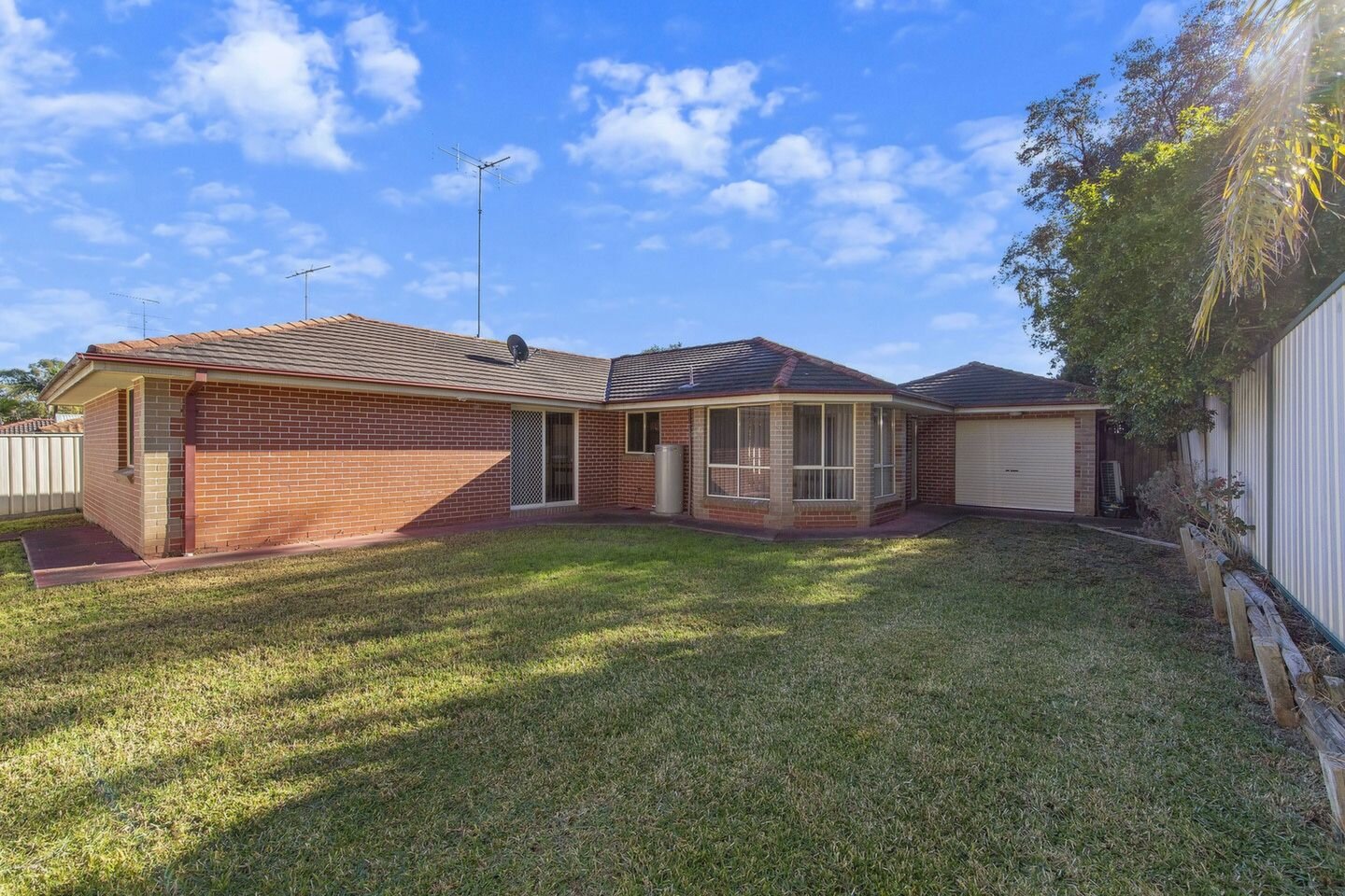 22 Woodlands Drive, Glenmore Park Sold by Response Real Estate Penrith - image 1