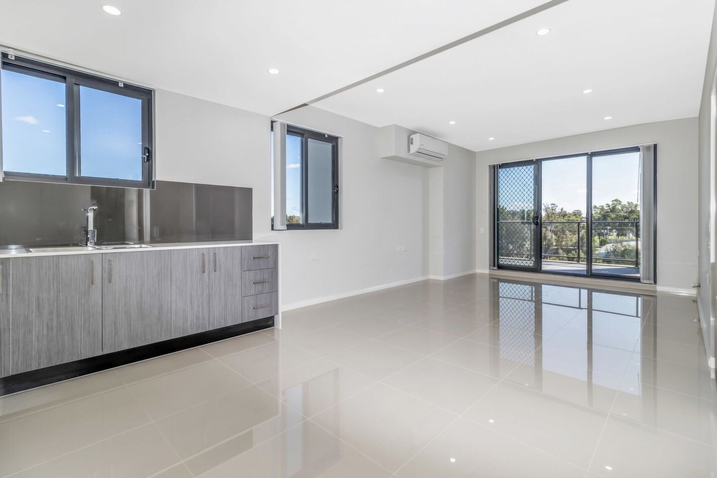 L27,505/240-250 Great Western Highway, Kingswood Sold by Response Real Estate Penrith - image 1