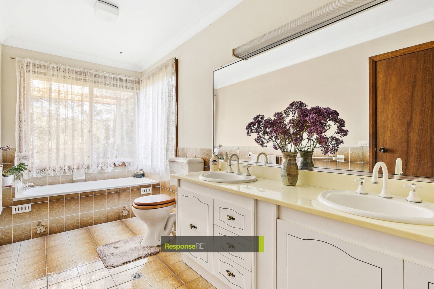 7 Knight Place, Castle Hill Sold by ResponseRE Walsh Sullivan Baulkham Hills - image 1