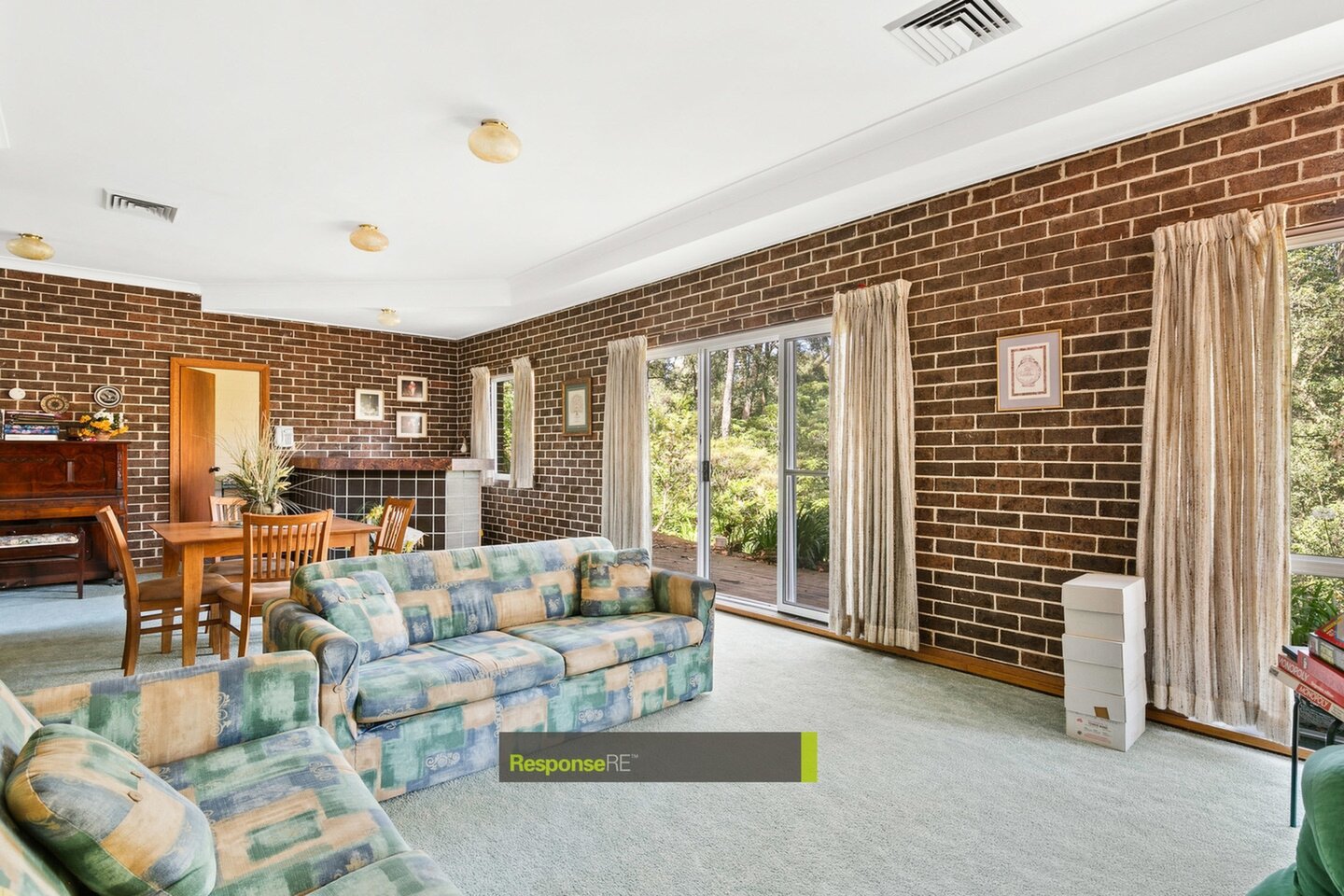 7 Knight Place, Castle Hill Sold by ResponseRE Walsh Sullivan Baulkham Hills - image 1