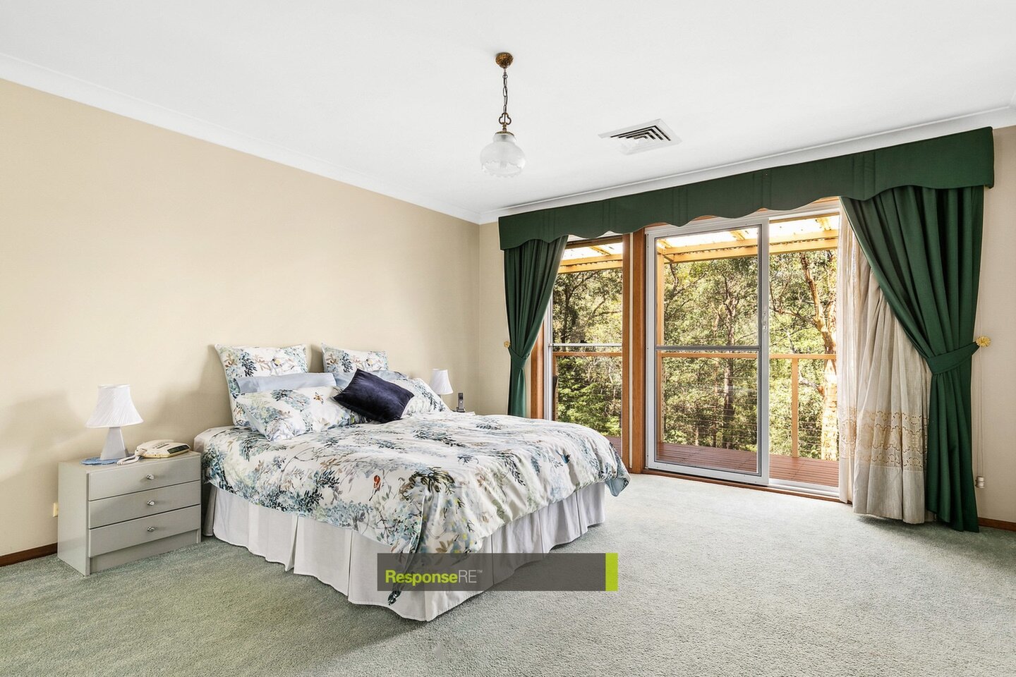 7 Knight Place, Castle Hill Sold by ResponseRE Walsh Sullivan Baulkham Hills - image 1
