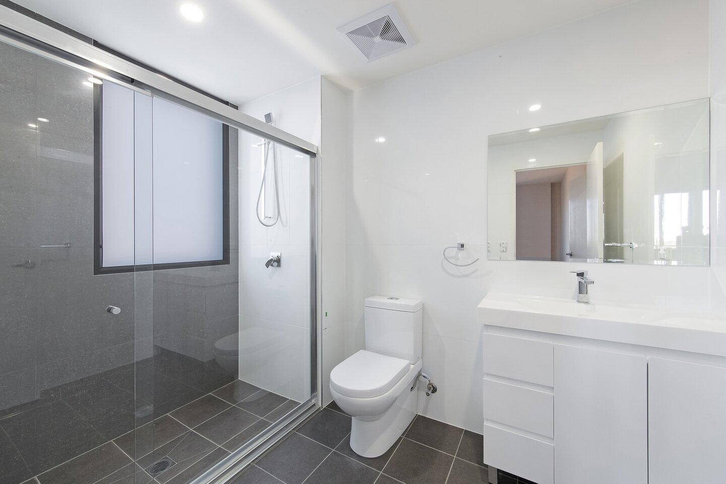 L77,513/240-250 Great Western Highway, Kingswood Sold by Response Real Estate Penrith - image 1