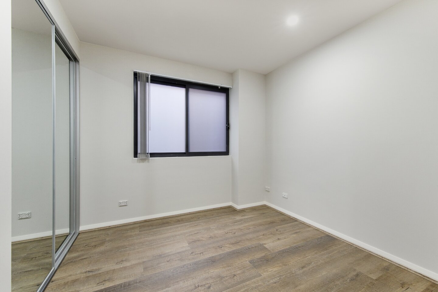 L77,513/240-250 Great Western Highway, Kingswood Sold by Response Real Estate Penrith - image 1