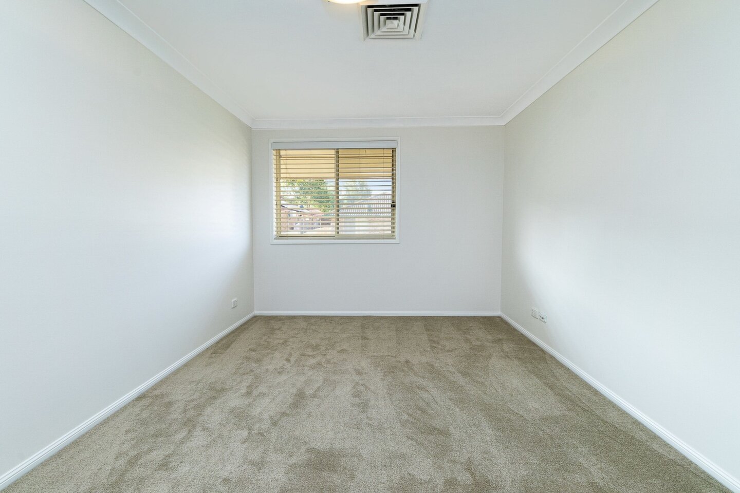 9 Falcon Way, Glenwood Sold by ResponseRE - image 1