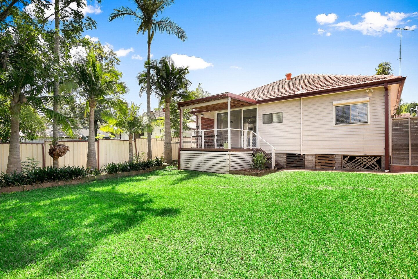 32 Yvonne Street, Seven Hills Sold by ResponseRE Walsh Sullivan Northmead - image 1