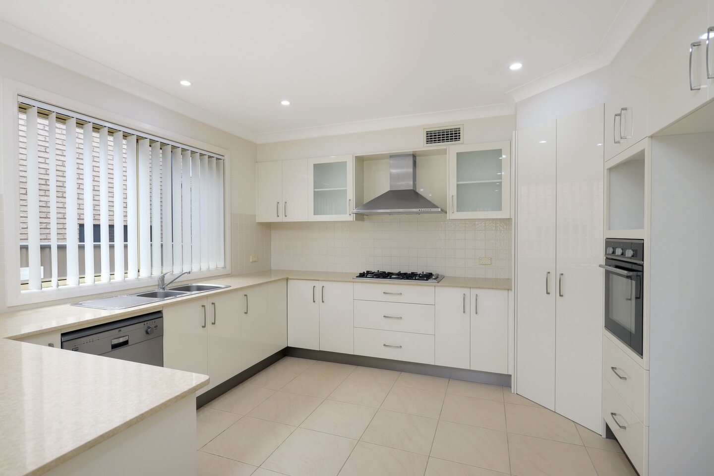 330 Glenwood Park Drive, Glenwood Sold by ResponseRE - image 1
