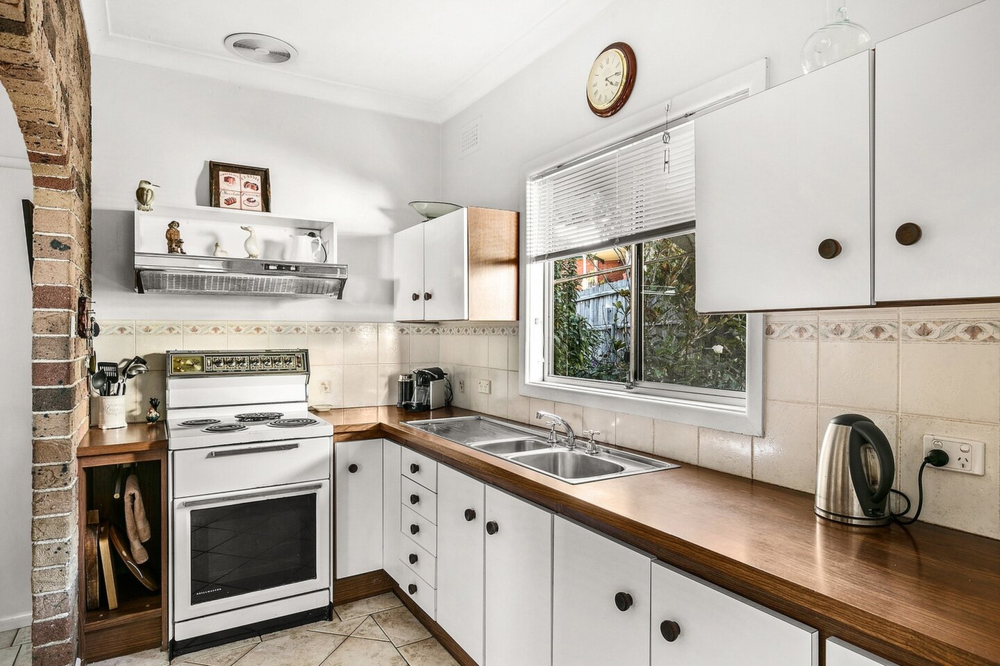 6 Veronica Crescent, Seven Hills Sold by ResponseRE Walsh Sullivan Northmead - image 1